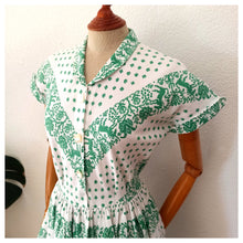 Load image into Gallery viewer, 1940s - Adorable Green White Day Dress - W29 (74cm)