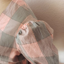 Load image into Gallery viewer, 1940s - Adorable Pink Plaid Puff Sleeves Dress - W27 (68cm)