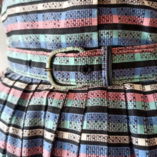 Load image into Gallery viewer, 1950s - Fabulous Brick Wall Print Cotton Dress - W27 (68cm)