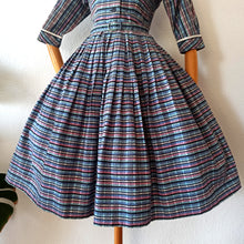 Load image into Gallery viewer, 1950s - Fabulous Brick Wall Print Cotton Dress - W27 (68cm)