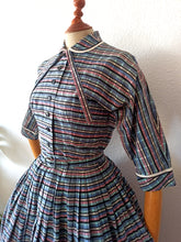 Load image into Gallery viewer, 1950s - Fabulous Brick Wall Print Cotton Dress - W27 (68cm)