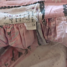 Charger l'image dans la galerie, 1950s - Lovely Romantic Novelty Print Cotton Skirt - W26 (66cm)