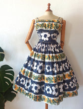 Charger l'image dans la galerie, 1950s - HORROCKSES, UK - Stunning Floral Dress - W25 (64cm)