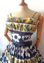 Charger l'image dans la galerie, 1950s - HORROCKSES, UK - Stunning Floral Dress - W25 (64cm)