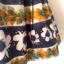 Charger l'image dans la galerie, 1950s - HORROCKSES, UK - Stunning Floral Dress - W25 (64cm)