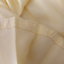 Charger l'image dans la galerie, 1950s - Stunning Yellow Roses Prom Dress - W25 (64cm)