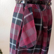 Charger l'image dans la galerie, 1940s 1950s - Gorgeous Rosewood Burgundy Tartan Dress - W32 (82cm)