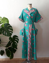 Charger l'image dans la galerie, 1940s 1950s - Stunning Turquoise Floral Housecoat Robe - L/XL