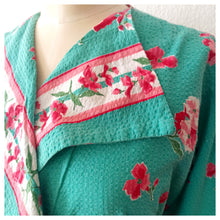 Charger l'image dans la galerie, 1940s 1950s - Stunning Turquoise Floral Housecoat Robe - L/XL
