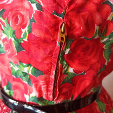 Charger l'image dans la galerie, 1950s - Stunning French Rosegarden Dress - W29 (74cm)