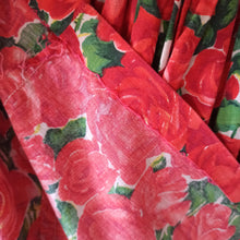 Charger l'image dans la galerie, 1950s - Stunning French Rosegarden Dress - W29 (74cm)