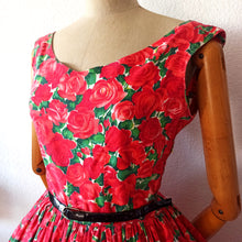 Charger l'image dans la galerie, 1950s - Stunning French Rosegarden Dress - W29 (74cm)