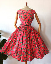 Charger l'image dans la galerie, 1950s - Stunning French Rosegarden Dress - W29 (74cm)
