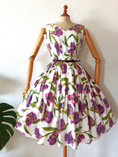 Charger l'image dans la galerie, 1950s - Stunning Abstract Purple Floral Dress - W27 (68cm)