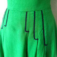 Load image into Gallery viewer, 1960s - Caroline Bal Moro -Bourges, France- Stunning Green Rayon Dress - W27 (68cm)
