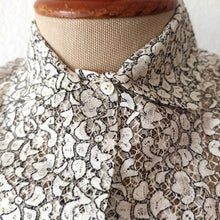 Cargar imagen en el visor de la galería, 1940s 1950s - M. Guiraud, France - Deadstock - Exquisite Cotton Lace Blouse - W31/32 (80/82cm)