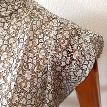 Cargar imagen en el visor de la galería, 1940s 1950s - M. Guiraud, France - Deadstock - Exquisite Cotton Lace Blouse - W31/32 (80/82cm)