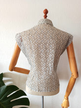 Cargar imagen en el visor de la galería, 1940s 1950s - M. Guiraud, France - Deadstock - Exquisite Cotton Lace Blouse - W31/32 (80/82cm)