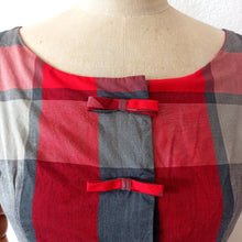 Charger l'image dans la galerie, 1950s - Gorgeous Tartan Cotton Dress - W27 (68cm)