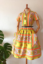 Charger l'image dans la galerie, 1950s - Stunning Colorful Pockets Dress - W31 (80cm)