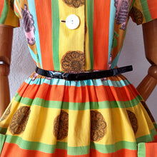 Charger l'image dans la galerie, 1950s - Stunning Colorful Pockets Dress - W31 (80cm)