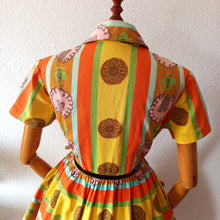 Charger l'image dans la galerie, 1950s - Stunning Colorful Pockets Dress - W31 (80cm)