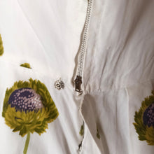 Charger l'image dans la galerie, 1950s - Fabulous Realistic Floral Print Cotton Dress - W29 (74cm)