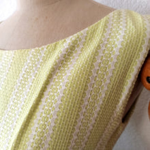 Charger l'image dans la galerie, 1950s 1960s - Gorgeous Lime Heavy Cotton Dress - W26 (66cm)