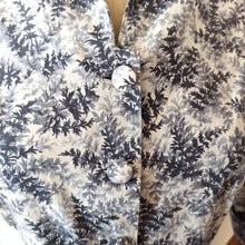 Cargar imagen en el visor de la galería, 1940s - Exquisite Autumn Leaves Print Cotton Suit - W27 (68cm)