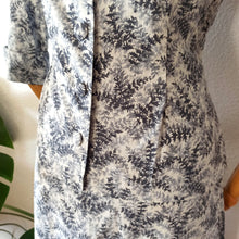 Cargar imagen en el visor de la galería, 1940s - Exquisite Autumn Leaves Print Cotton Suit - W27 (68cm)