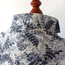 Cargar imagen en el visor de la galería, 1940s - Exquisite Autumn Leaves Print Cotton Suit - W27 (68cm)