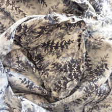 Cargar imagen en el visor de la galería, 1940s - Exquisite Autumn Leaves Print Cotton Suit - W27 (68cm)