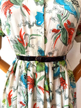 Cargar imagen en el visor de la galería, 1940s - Fabulous Cold Rayon Dress - W27.5 (70cm)