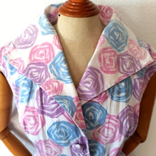 Charger l'image dans la galerie, 1950s - Lovely Abstract Roses Cotton Dress - W28 (72cm)