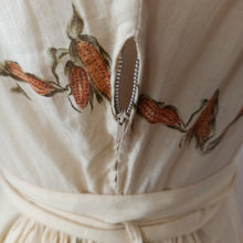 Laden Sie das Bild in den Galerie-Viewer, 1960s 1970s - Migraz Confezioni, Italy - Deadstock Corn Dress - W27/28 (68/70cm)