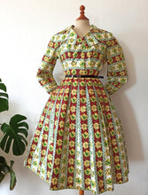 Charger l'image dans la galerie, 1950s - Stunning Autumnal Floral Print Cotton Dress - W27.5 (70cm)