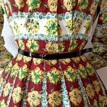 Charger l'image dans la galerie, 1950s - Stunning Autumnal Floral Print Cotton Dress - W27.5 (70cm)