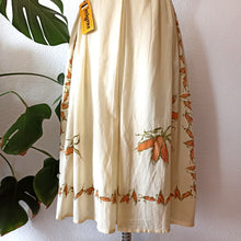 Laden Sie das Bild in den Galerie-Viewer, 1960s 1970s - Migraz Confezioni, Italy - Deadstock Corn Dress - W27/28 (68/70cm)