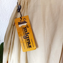 Laden Sie das Bild in den Galerie-Viewer, 1960s 1970s - Migraz Confezioni, Italy - Deadstock Corn Dress - W27/28 (68/70cm)