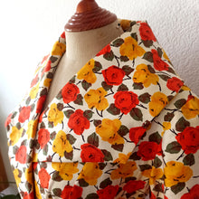 Charger l'image dans la galerie, 1950s - Stunning Autumnal Roses Cotton Dress - W27 (68cm)