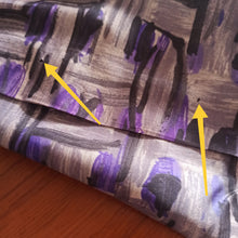 Charger l'image dans la galerie, 1950s - Stunning Purple Abstract Satin Silk Dress - W27.5 (70cm)