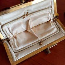 Cargar imagen en el visor de la galería, 1940s - Precious Colors Woven Wool Handbag