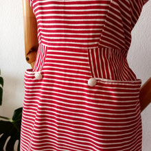 Cargar imagen en el visor de la galería, 1940s 1950s - Lovely Red Stripes Cotton Dress  - W27.5 (70cm)