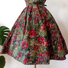 Charger l'image dans la galerie, 1950s - Stunning Autumnal Poppies Garden Dress - W27 (68cm)