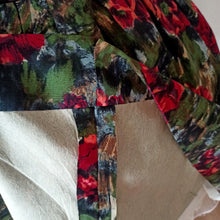 Charger l'image dans la galerie, 1950s - Stunning Autumnal Poppies Garden Dress - W27 (68cm)