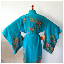 Laden Sie das Bild in den Galerie-Viewer, VTG - Exquisite Pure Silk Japanese Hairo Kimono