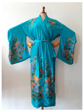 Laden Sie das Bild in den Galerie-Viewer, VTG - Exquisite Pure Silk Japanese Hairo Kimono