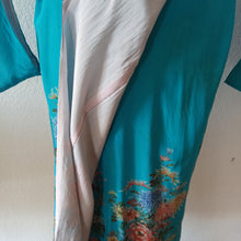 Laden Sie das Bild in den Galerie-Viewer, VTG - Exquisite Pure Silk Japanese Hairo Kimono