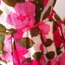 Charger l'image dans la galerie, 1950s - Stunning & Adorable Floral Cotton Dress - W26 (66cm)