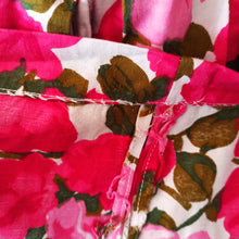 Charger l'image dans la galerie, 1950s - Stunning & Adorable Floral Cotton Dress - W26 (66cm)